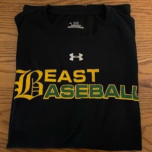 Under Armour heatgear Large black T-Shirt.